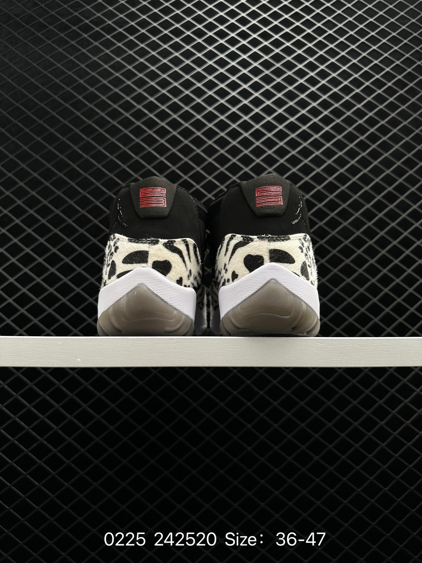 Air Jordan 11 Low “Legend Blue”